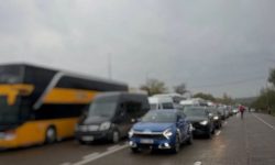 Trafic intens la punctul de trecere a frontierei Leușeni–Albița. Călătorii sunt îndemnați să își schimbe itinerarul