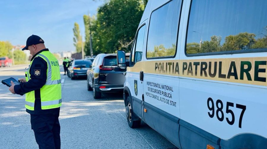 Telefonul la volan, viteza și semaforul roșu, printre abaterile depistate de polițiști pe șoseaua Hâncești